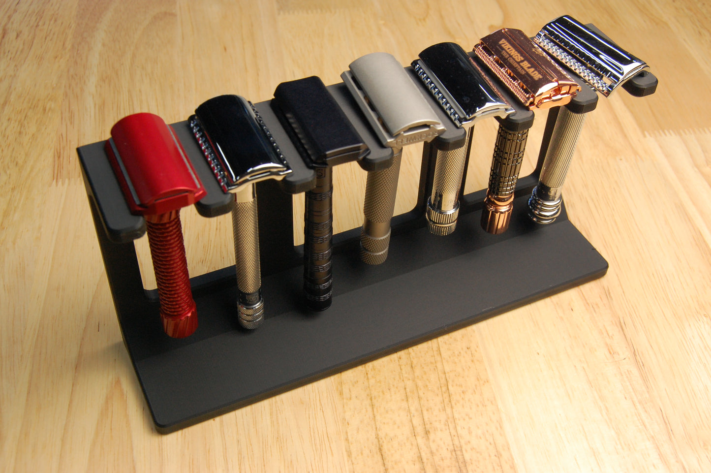 Razor Display Stand: Proudly Display your Collection