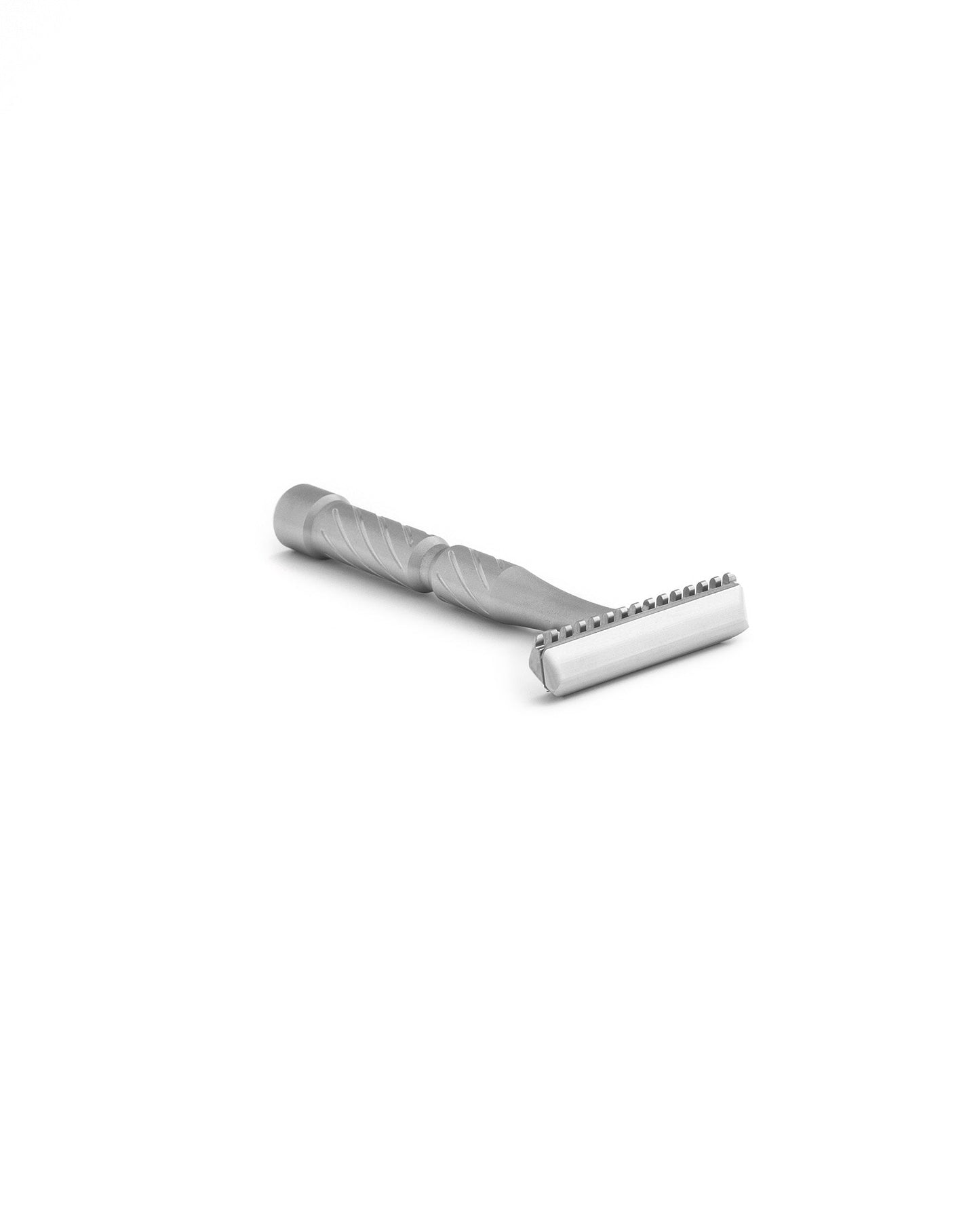 Stainless steel double-edge safety razor with spiral-textured handle and open comb head, matte finish